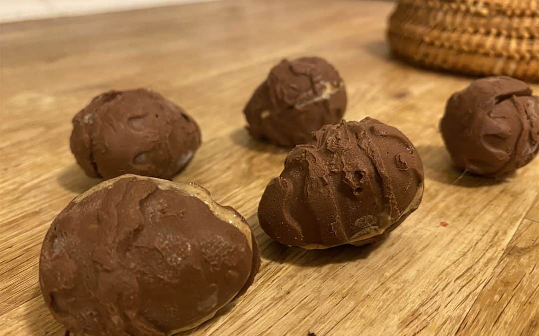 Huevitos de chocolate rellenos con caramelo